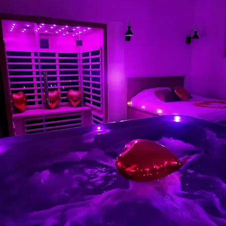 Love Room Jacuzzi Sauna Privatif Marseille Room photo