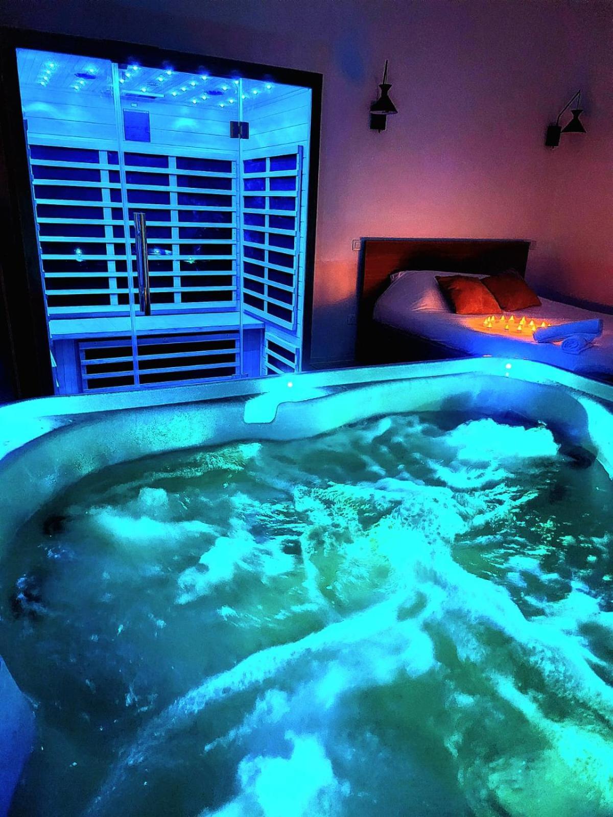 Jacuzzi Sauna Privatif Apartment Marseille